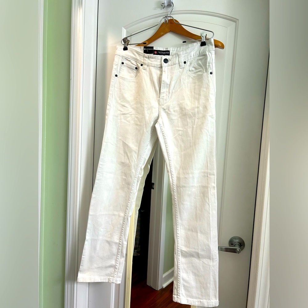 Men’s White Victorious slim fit jeans. Size 32/30. NWT